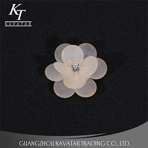 Kavatar Newest 3D Plastic Rhinestone Sequin Flowers
