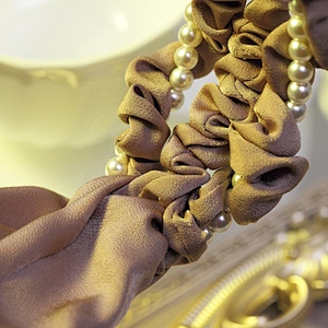 In 2020, the fashion headband Korean version of Europe and The United States  baroque headbands  beaded headband
