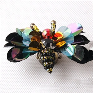 Kavatar Wholesale Shape 3D Handmade Sequin Beads Flower Bee Patches