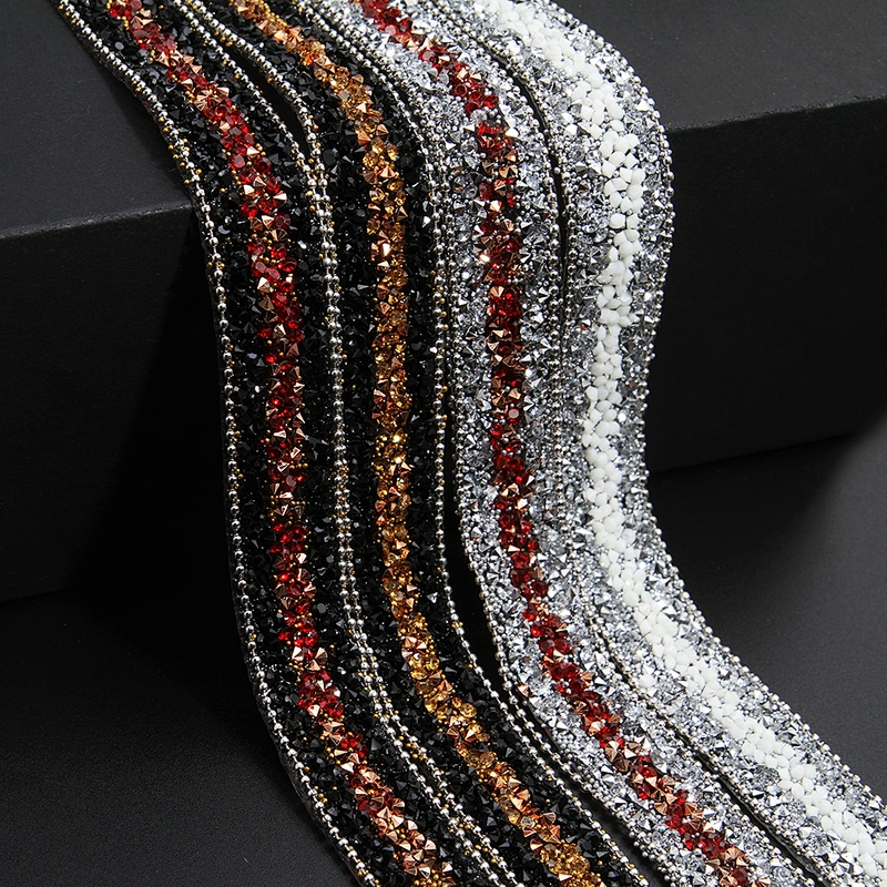 Kavatar Wholesale Rhinestone Trim Clothing Labels Strass Hotfix Rhinestone Motif Color Customization Iron on Trims