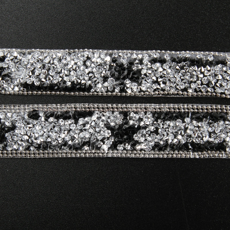 Kavatar Wholesale Hot Fix Rhinestone Trim For Clothing For Shoes Theme Rhinestone Black With White Iron on Trims