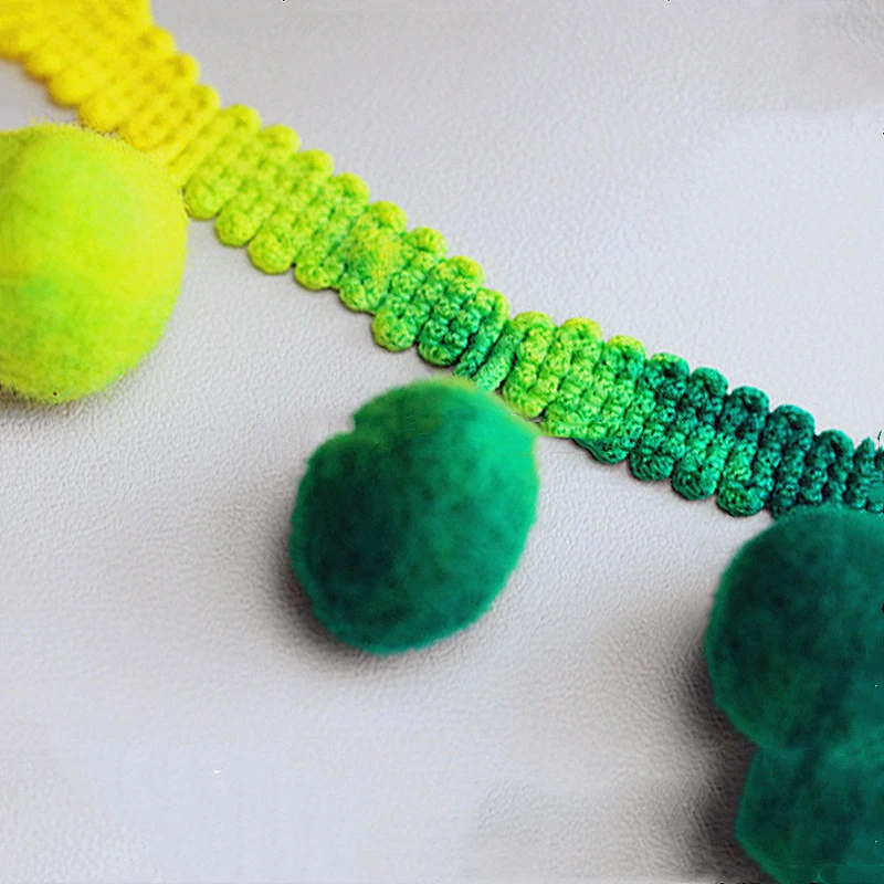 High quality popular pom pom trim with red/blue ball in full stock