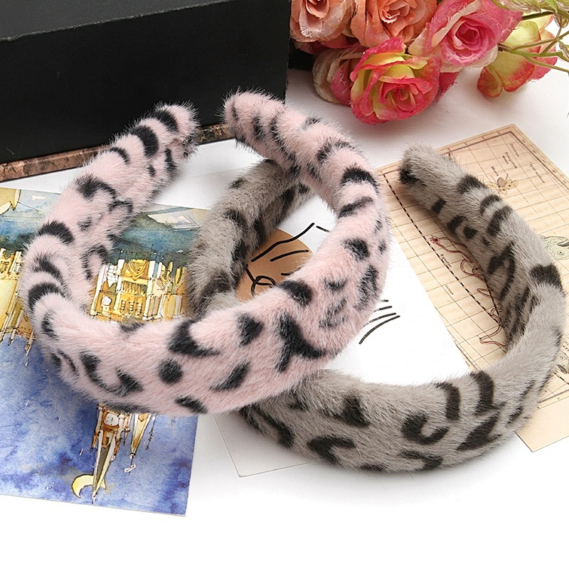 Wholesale sale of colorful  woman hair plush tie elastic creative fluffy fashion girls hair hoop Vintage Furry Headbands fur hea
