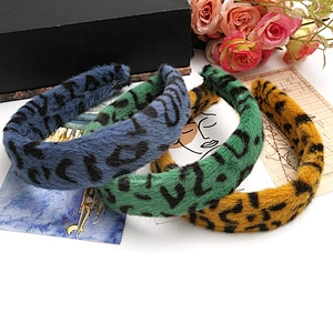 Wholesale sale of colorful  woman hair plush tie elastic creative fluffy fashion girls hair hoop Vintage Furry Headbands fur hea