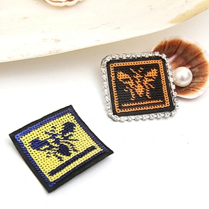 wholesale  designer badges patches cloth stickers Sew on for clothing accessories decoration 3D patch rhinestone sequin patch