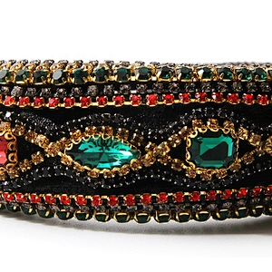 Manufacturer of direct colored beads with multi - colored gemstone hand sewn stylish temperament latest style hair hoops baroque