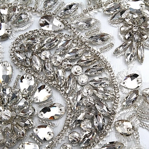 Christmas Cherry Flower Decorative Sew on Rhinestone Beaded Patches Wholesale patches for clothing