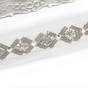 kavatar  wholesale new Handmade Bead lace Embroidered Tulle Trim wedding with Accessories Beads Rhinestones