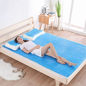 Cooling Anti Bacterial Healthy Gel Pad Cervical Gel Mattress Topper Stock