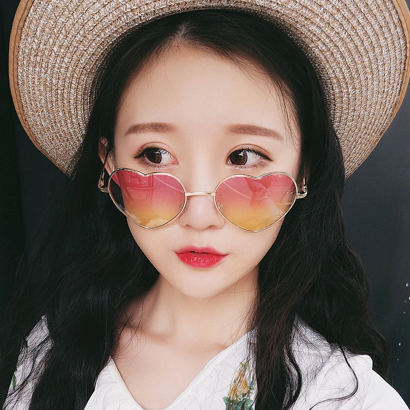 2021 newest fashion metal love heart shape retro sunglasses women men eyewear shade vintage sun glasses wholesale custom goggles