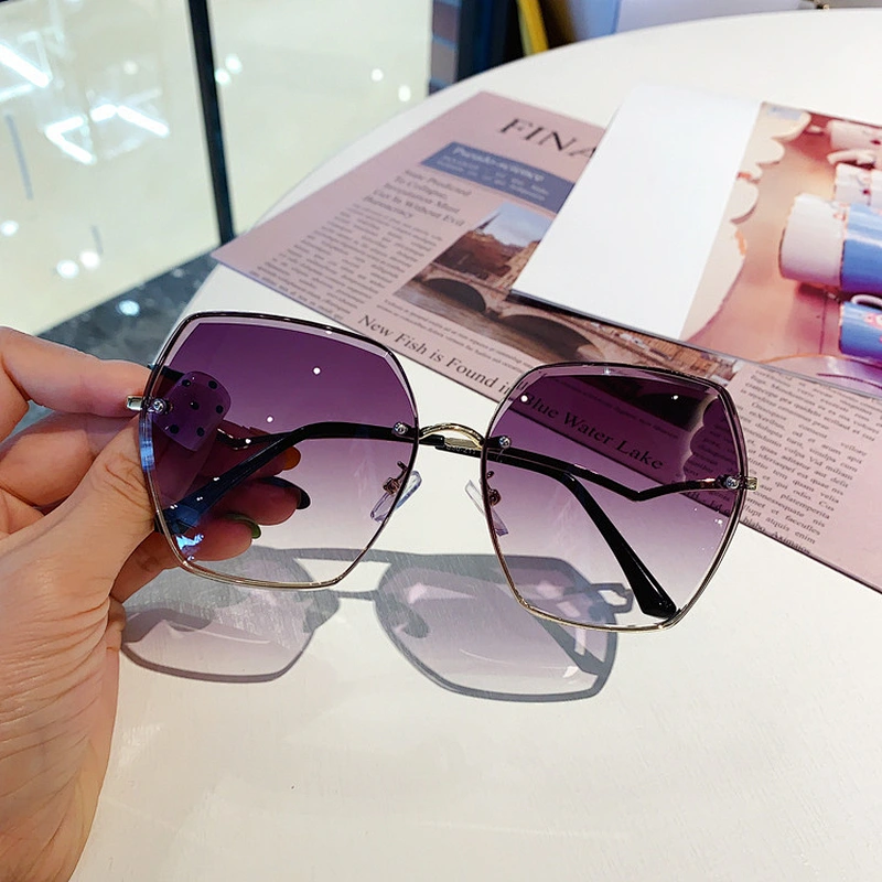 fashion rimless retro round sunglasses women men newest shades sun glasses oversized wholesale custom eyewear 2021 trendy goggle