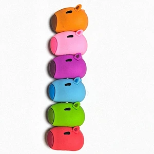 Stackable capybara‑shaped highlighter