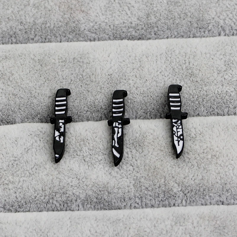 Factory Wholesale In Stock Gift Custom Design Black White Enamel Punk Knife Pin