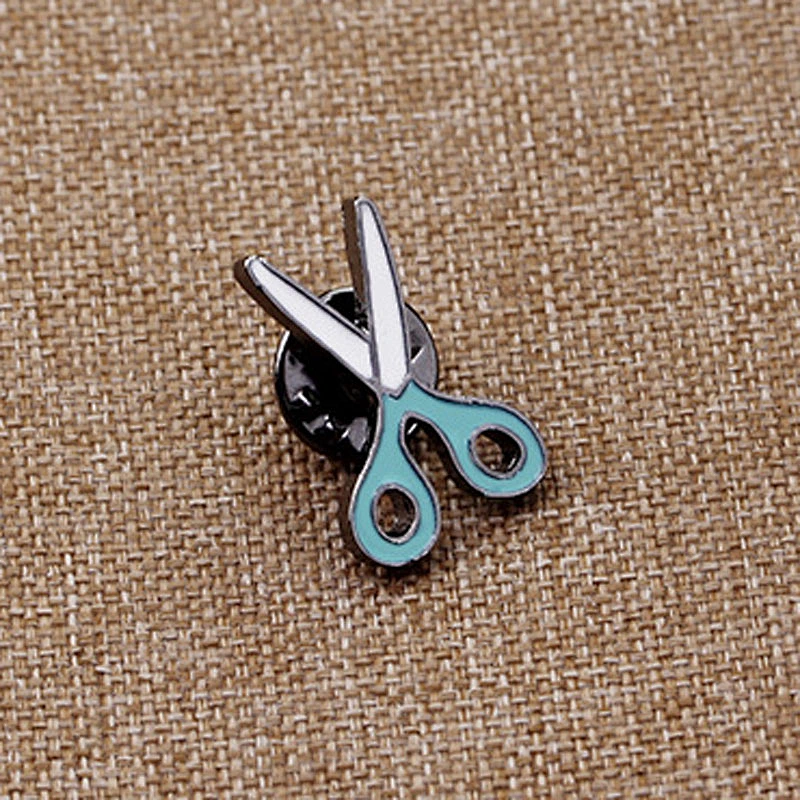 Factory Making Wholesale In Stock Gift Custom Hand Shear Pins Soft Enamel Scissor Enamel Pin