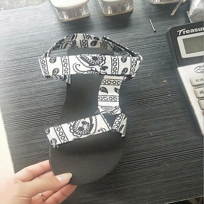 2020 New Women Thick Bottom Flat Soft Sole Open Toe Beach Slides Bandana Sandals