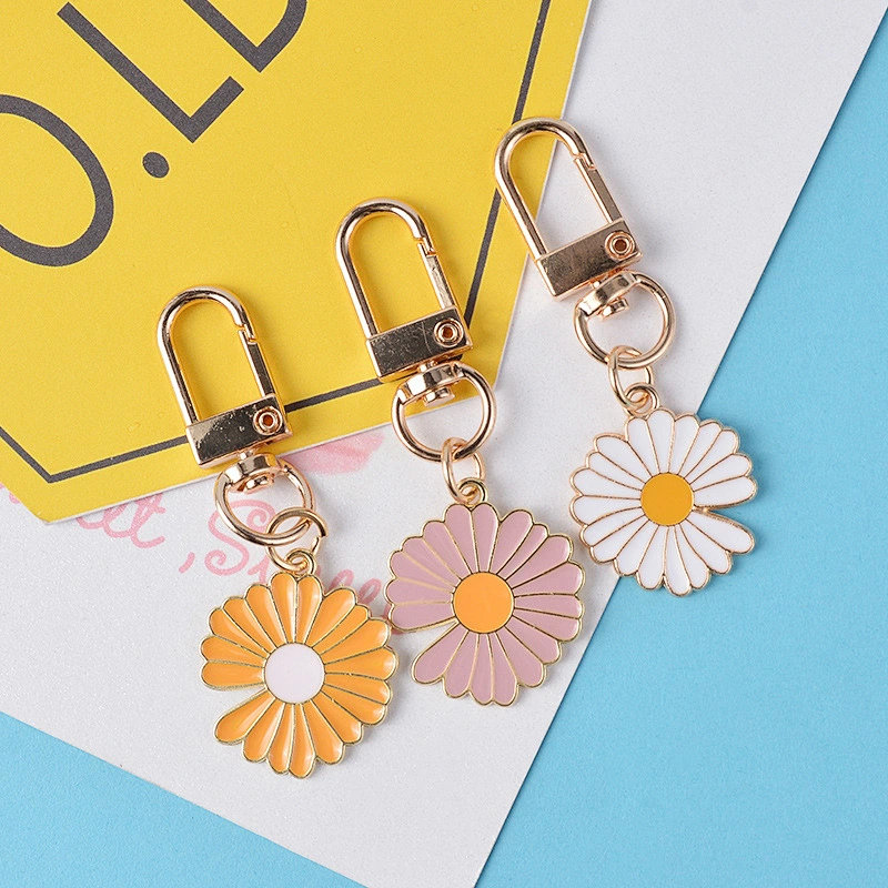 Cute Daisy Keychain in Stock Custom Logo Keychain