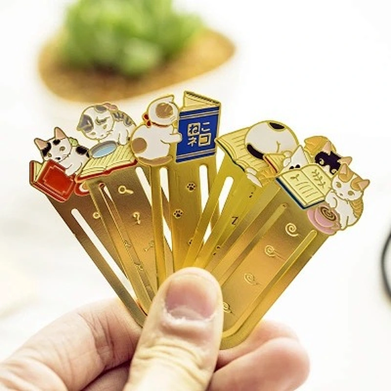 The Cat Family Creative Stainless Steel Hollow Metal Gold Plating Bookmark