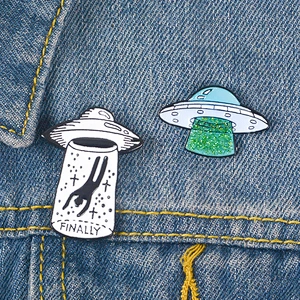 Bulk UFO Enamel Pin Alien Lapel Pin in Stock