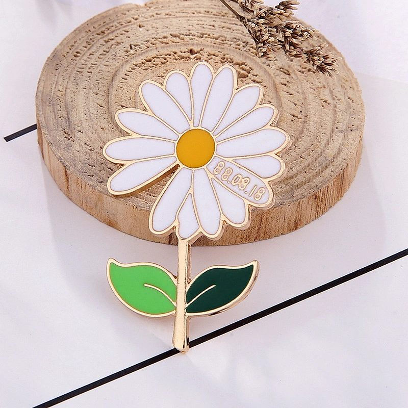 Beautiful Daisy Lapel Pin Sunflower Soft Enamel Pin Custom