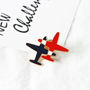 Wholesale custom metal soft/hard enamel airplane lapel pin badge with butterfly clutch