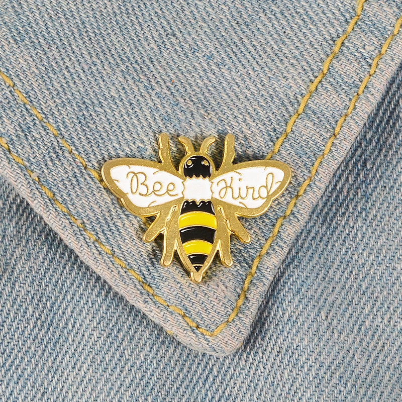 Enamel Pin Manufacture Soft Enamel Gold Metal Bee Pins Custom