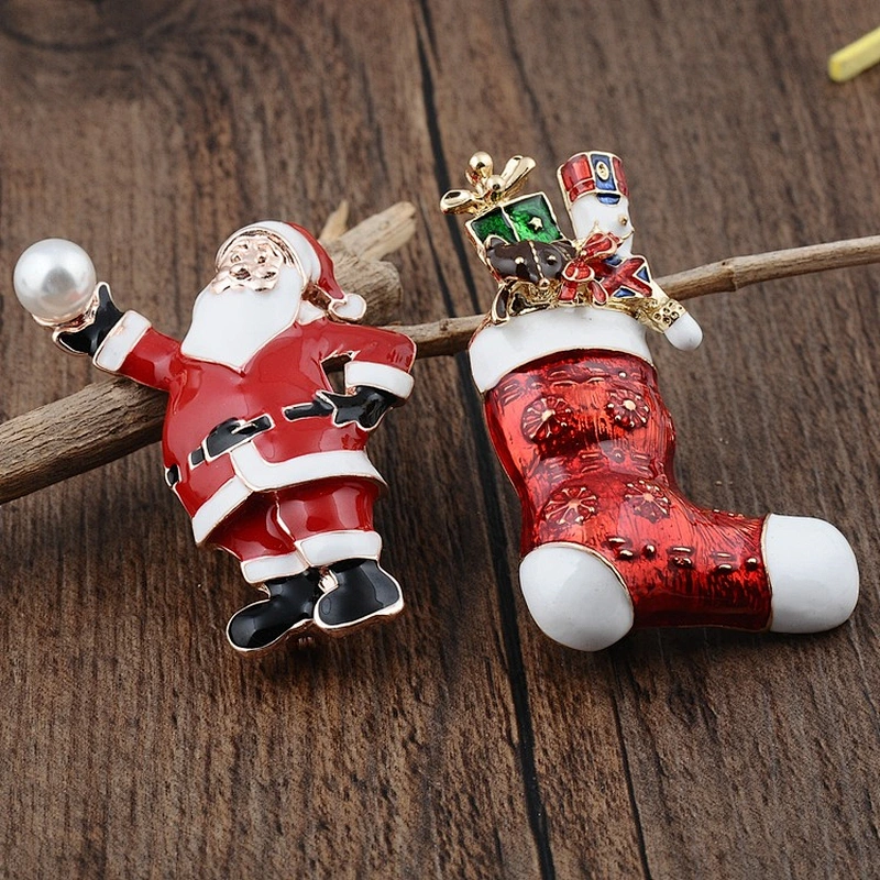 Wholesale High Quality Vintage Rhinestone Enamel Christmas Brooch