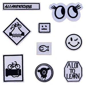 Black and white logo cheap Custom embroidery patches