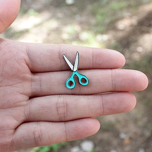 Custom Cute Enamel Llue and White Scissors Lapel Pin Brooch