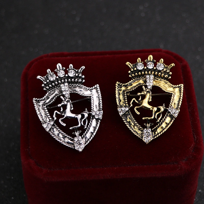 Retro Shield Shape Horse Lapel Pin with Rhinestone