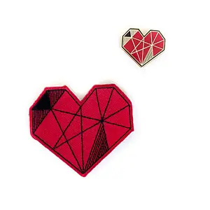 custom red heart shapes iron-on embroidered patch for decoration