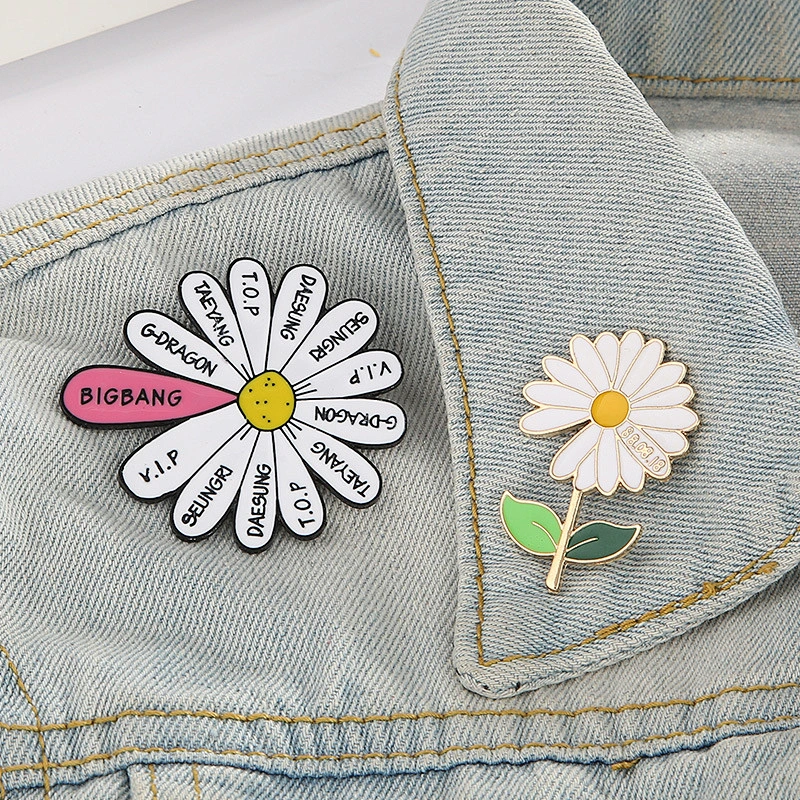 Beautiful Daisy Lapel Pin Sunflower Soft Enamel Pin Custom