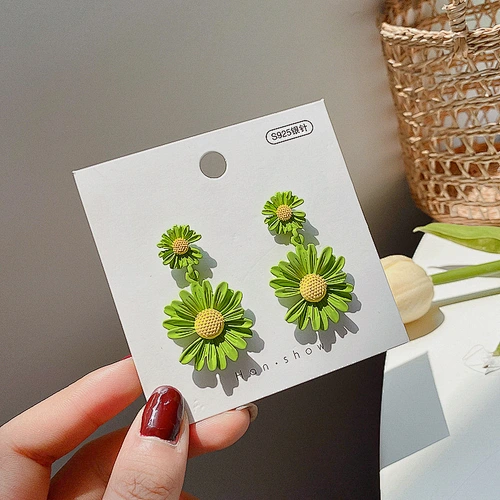 925 Silver Needle pure and fresh Daisy Earrings female 2020 summer new holiday style green series popular earrings