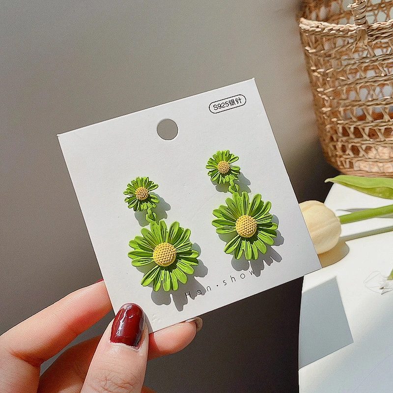 925 Silver Needle pure and fresh Daisy Earrings female 2020 summer new holiday style green series popular earrings