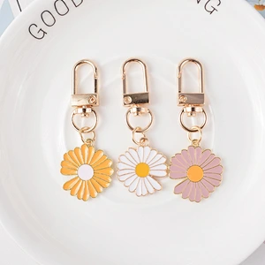 Cute Daisy Keychain in Stock Custom Logo Keychain
