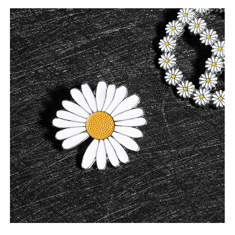 Factory Wholesale In Stock Custom White Daisy Flower Soft Enamel Shoe Lapel Pin with Clasp