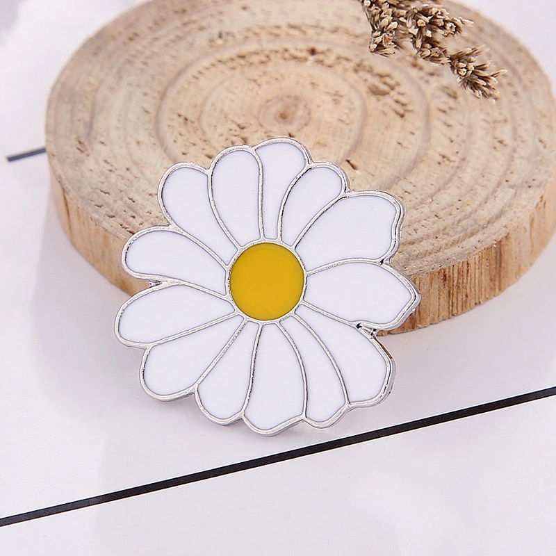 Beautiful Daisy Lapel Pin Sunflower Soft Enamel Pin Custom