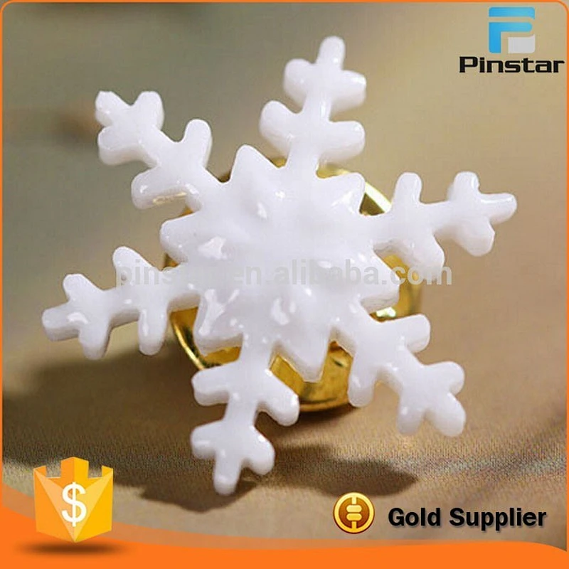 Factory Wholesale High Quality Custom Shape Metal Badge Snowflake Lapel Pin Painted