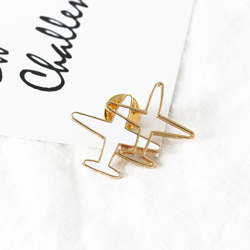 Wholesale custom metal soft/hard enamel airplane lapel pin badge with butterfly clutch