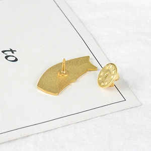 Japan Style Pin Fish shaped Enamel Pin Supplier