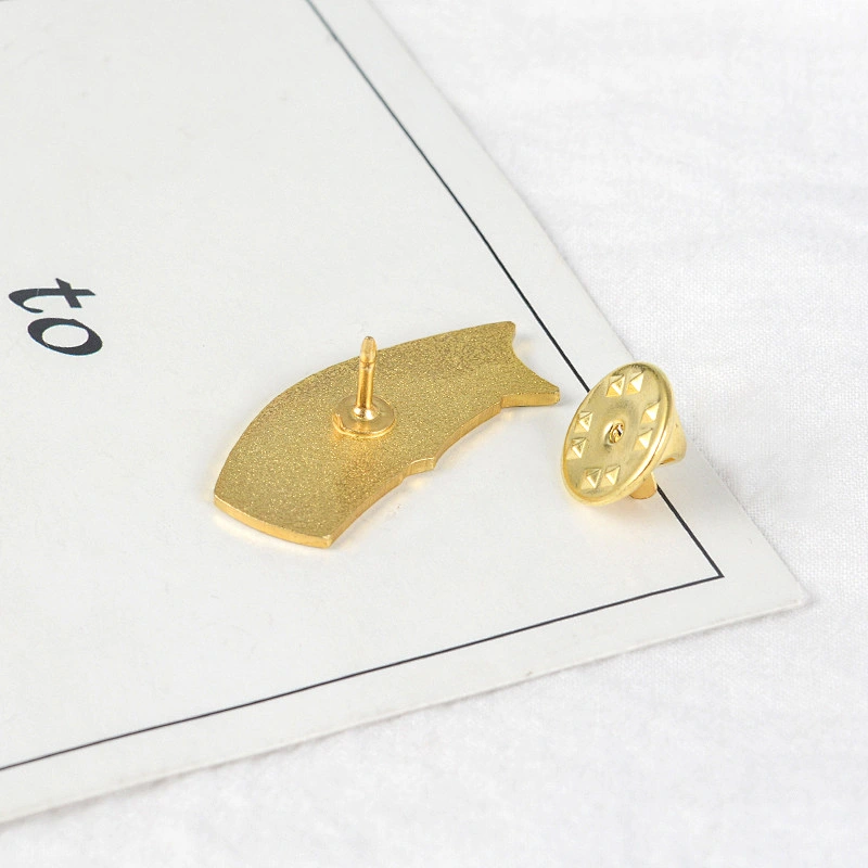 Japan Style Pin Fish shaped Enamel Pin Supplier