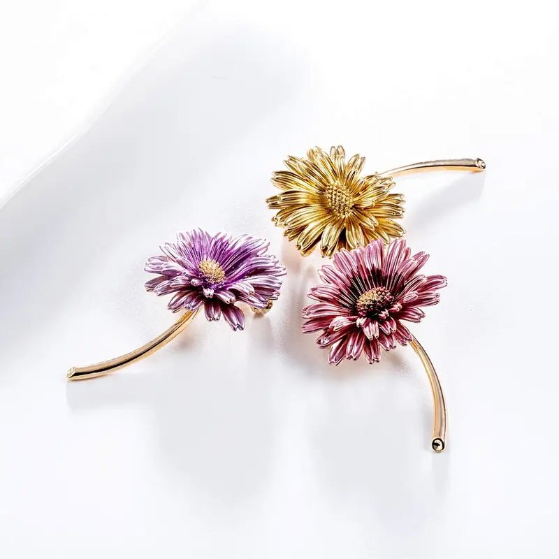 Lovely Daisy Flower Brooch Pin with Safety Pin