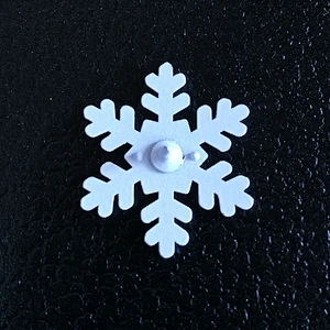 Factory Making Custom Design Christmas White Snowflake Lapel Pin