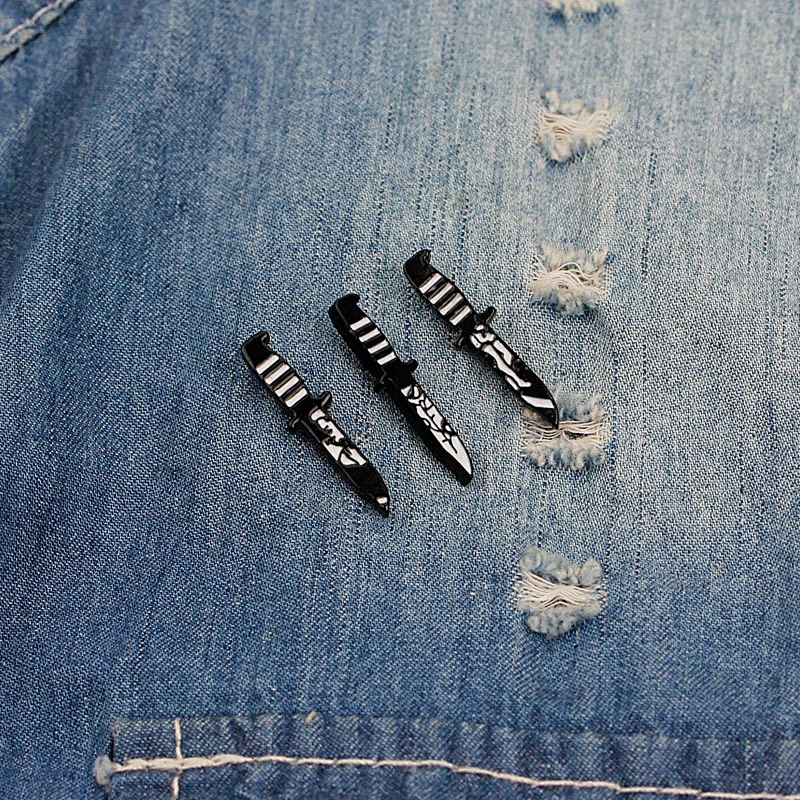 Factory Wholesale In Stock Gift Custom Design Black White Enamel Punk Knife Pin