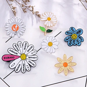 Beautiful Daisy Lapel Pin Sunflower Soft Enamel Pin Custom