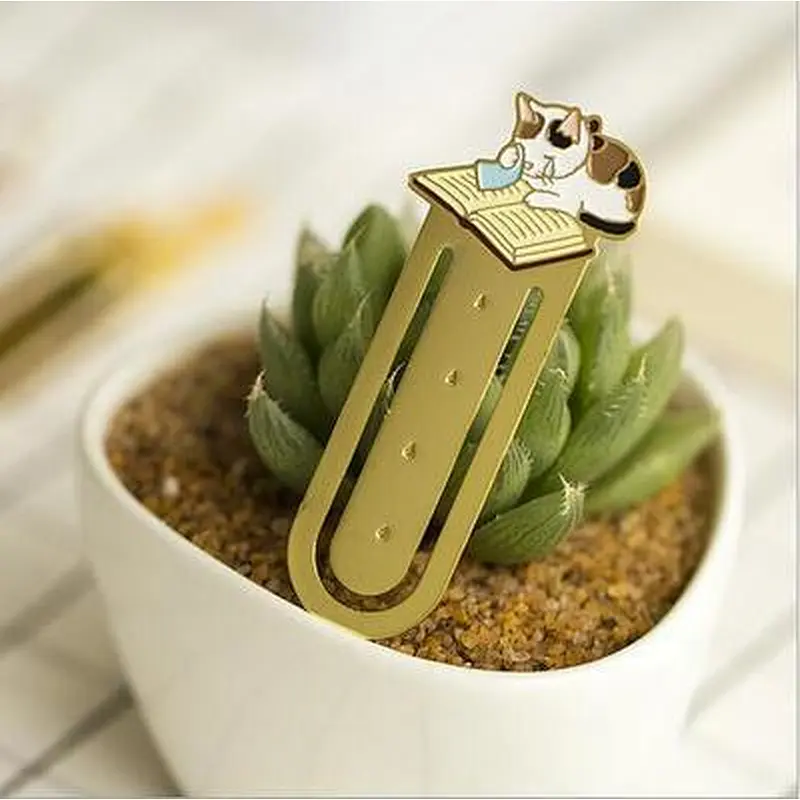 The Cat Family Creative Stainless Steel Hollow Metal Gold Plating Bookmark