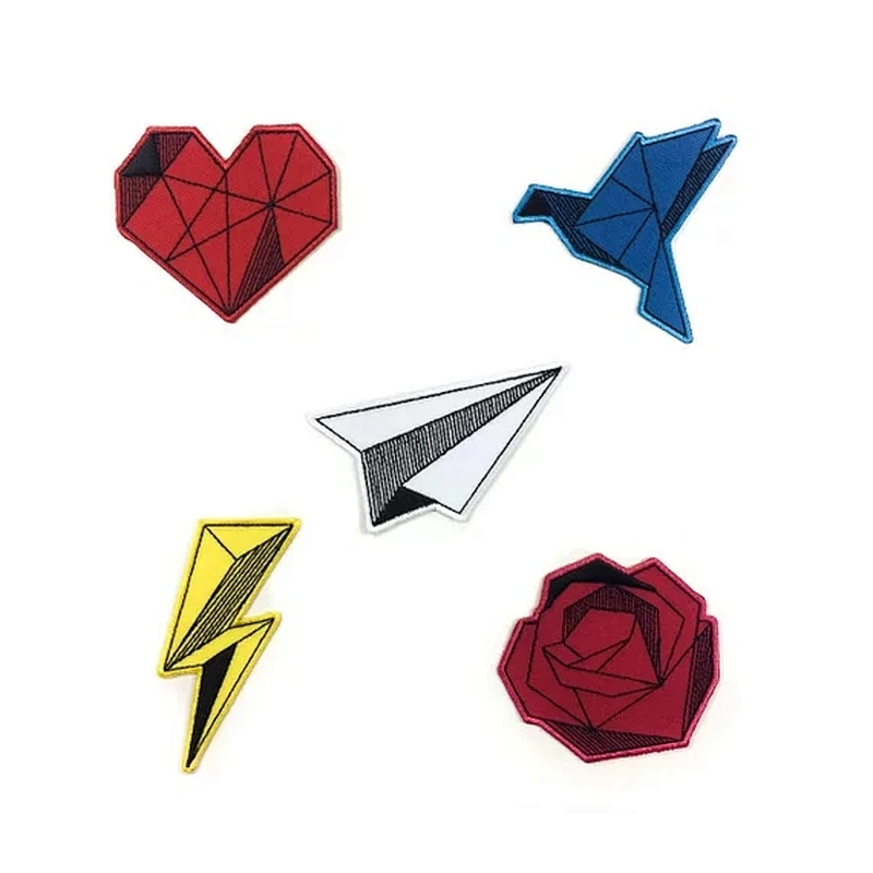 custom red heart shapes iron-on embroidered patch for decoration