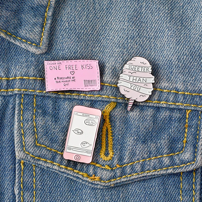 High Quality Custom Pink Color Filled Enamel Lapel Pin for Lovers