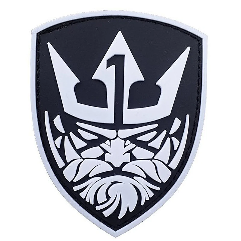 3D king shape black and white PVC rubber patches for T-shirts