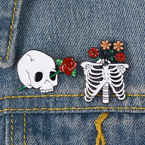 Wholesale In Stock Custom Horror Character Human Skeleton Flower Soft Enamel Hat Lapel Pin