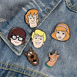 Animated film movie Scooby Doo characters boy girl man portrait enamel lapel pins